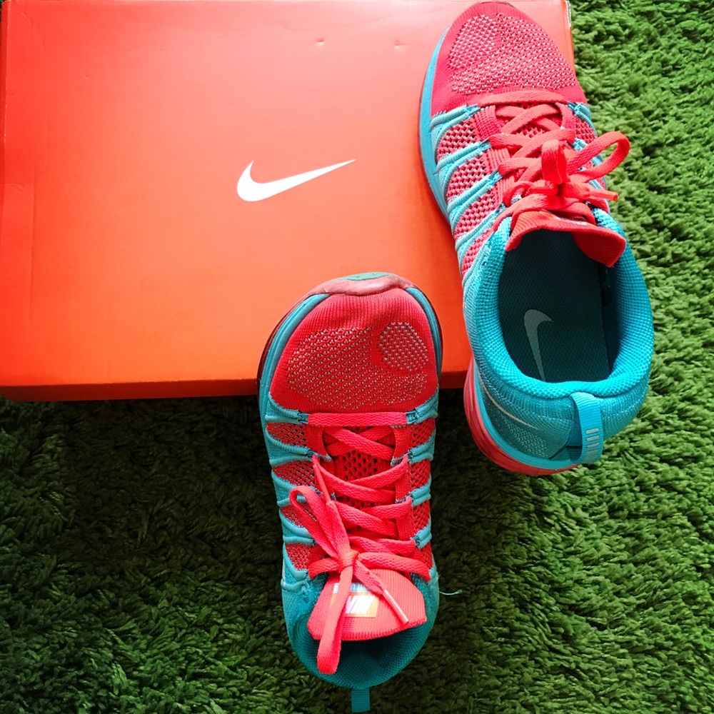Nike women’s sneakers